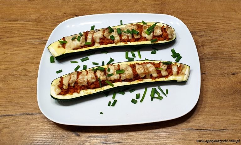 Cukinia faszerowana mięsem mielonym i ryżem