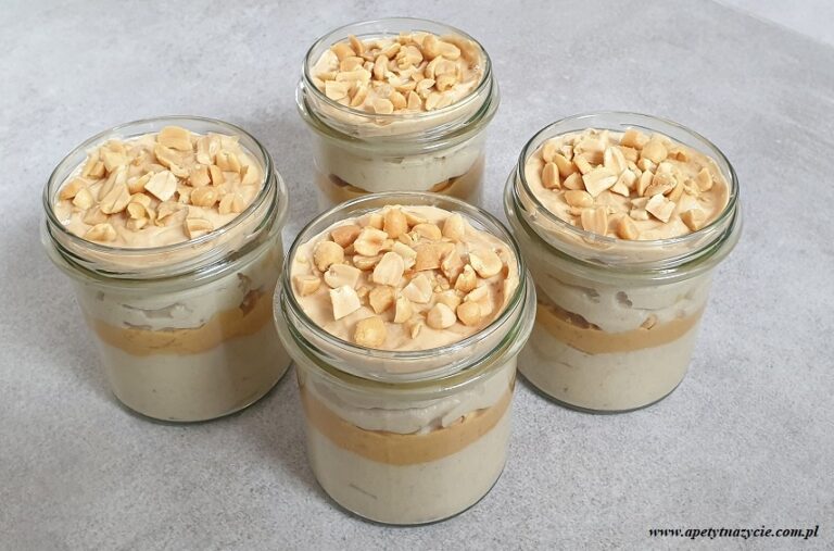 Deser w słoiczku orzechowo-bananowy