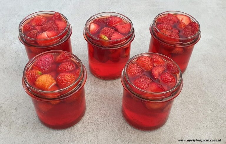 Galaretka z truskawkami