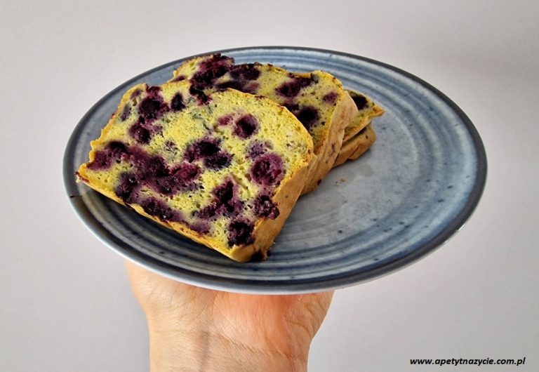 Ciasto jogurtowe z jagodami