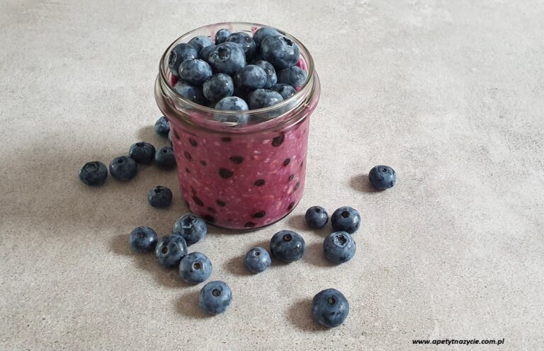 Nocna owsianka w słoiczku