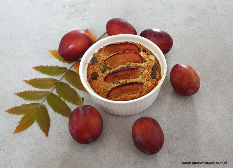 Pieczona owsianka ze śliwką